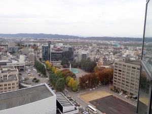 県庁前公園,呉羽山方面 県庁前公園,呉羽山方面