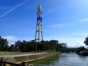 北陸電力富山火力発電所と古川河口 北陸電力富山火力発電所と古川河口
